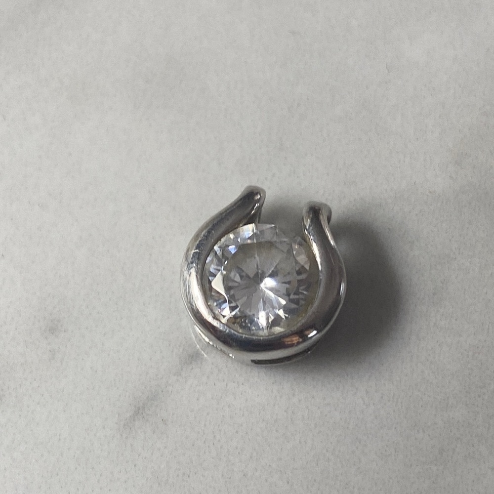 CZ Sterling Silver pendant with round stone